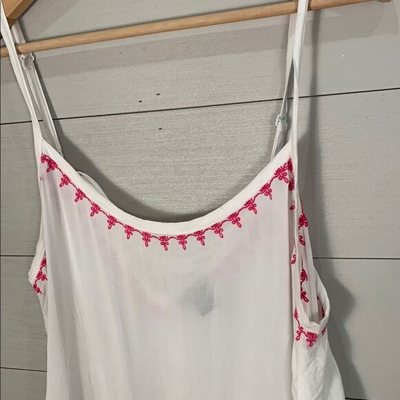 Torrid Embroidered White and Pink Women's spaghetti strap summer tank top - Picture 4 of 8
